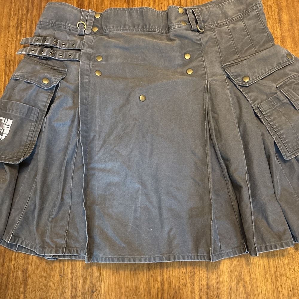 Damn Near Kilt'em Utility Kilt Mens Green Cargo Pockets Rivet Cotton Pleated 42W